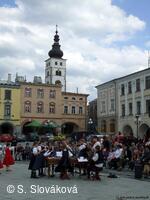 * Z DĚNÍ VE MĚSTĚ