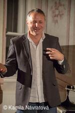 * Z DĚNÍ VE MĚSTĚ